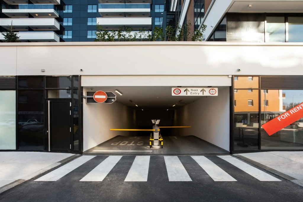 Stylish Luxury Apartment LEO, free garage, concierge, self-check-in, Wi-Fi