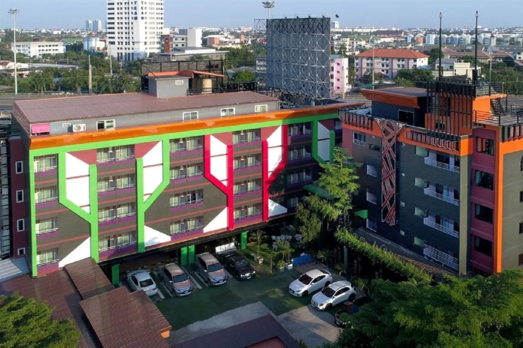 The Breton Hotel Media