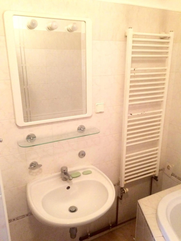 Historic centre-spacious apartment