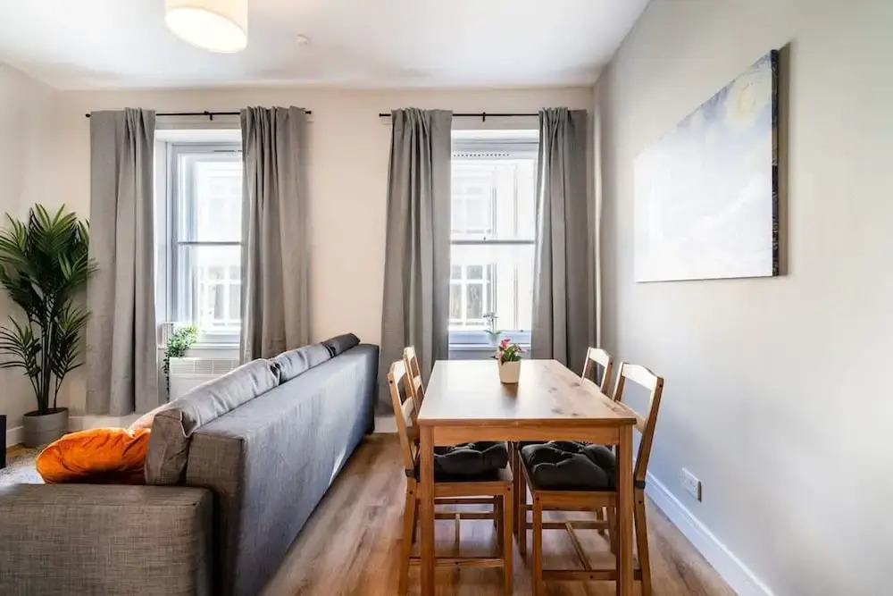 2 Bed Flat - Town Centre