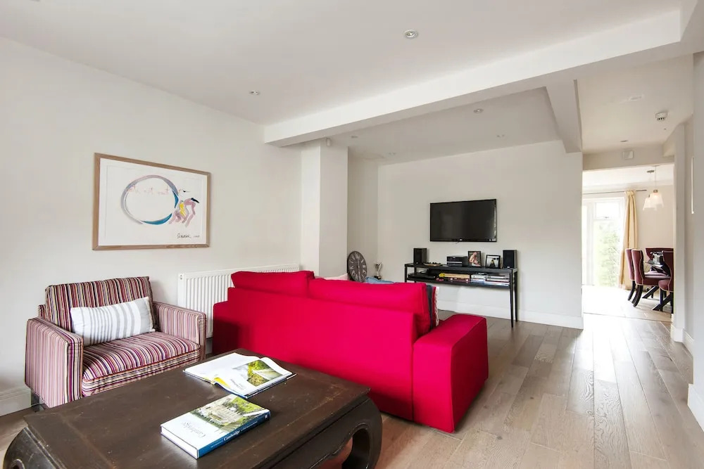 Lovely Putney Home by the Thames