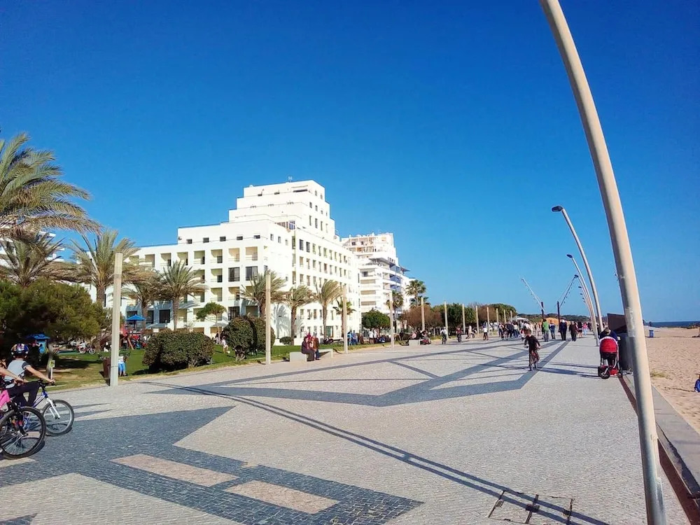 Apartment With one Bedroom in Quarteira, With Wonderful sea View, Shared Pool, Balcony - 50 km From the Beach