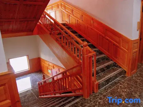 In Heishui Village, there is a poetic homestay