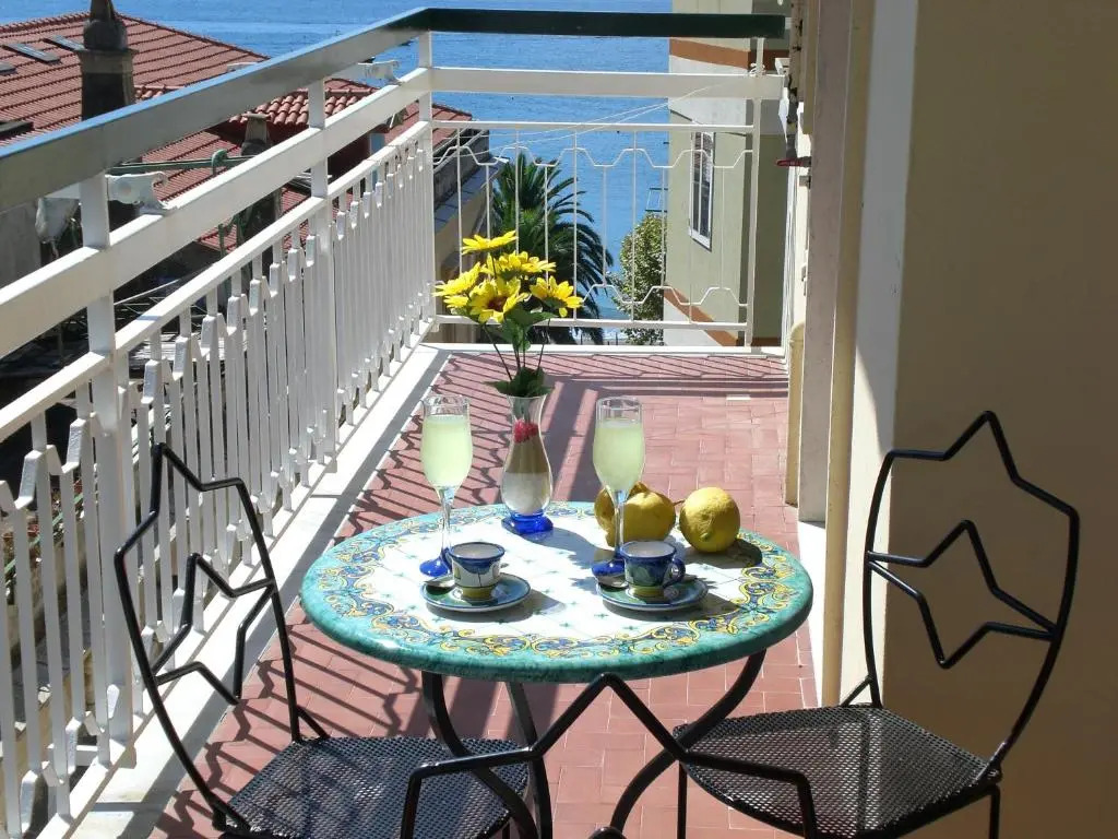 Albergo Riviera B&B Rooms & App Sea-View