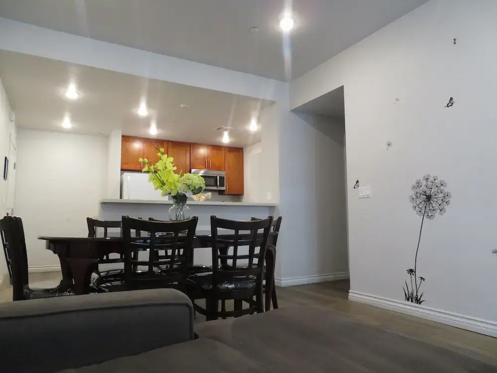 Fully Furnished Apartments near CSUN