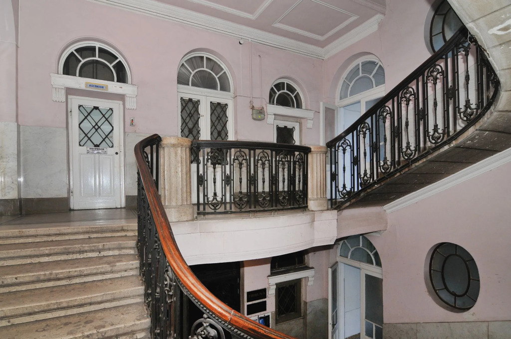 Matei Corvin Deluxe Apartment
