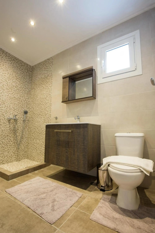 Lycabettus Quiet Renovated Apartment