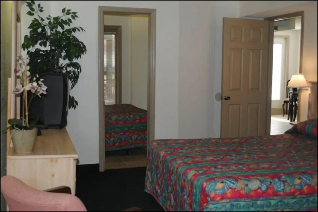 Howard Johnson by Wyndham Oceanfront Daytona Beach