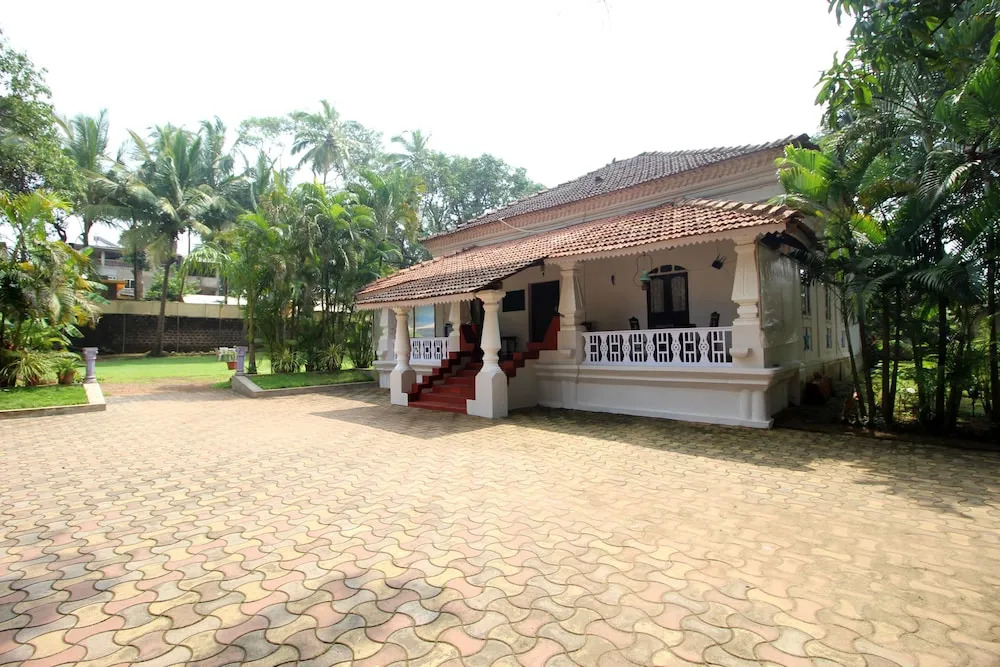 OYO 9826 Garden Villa