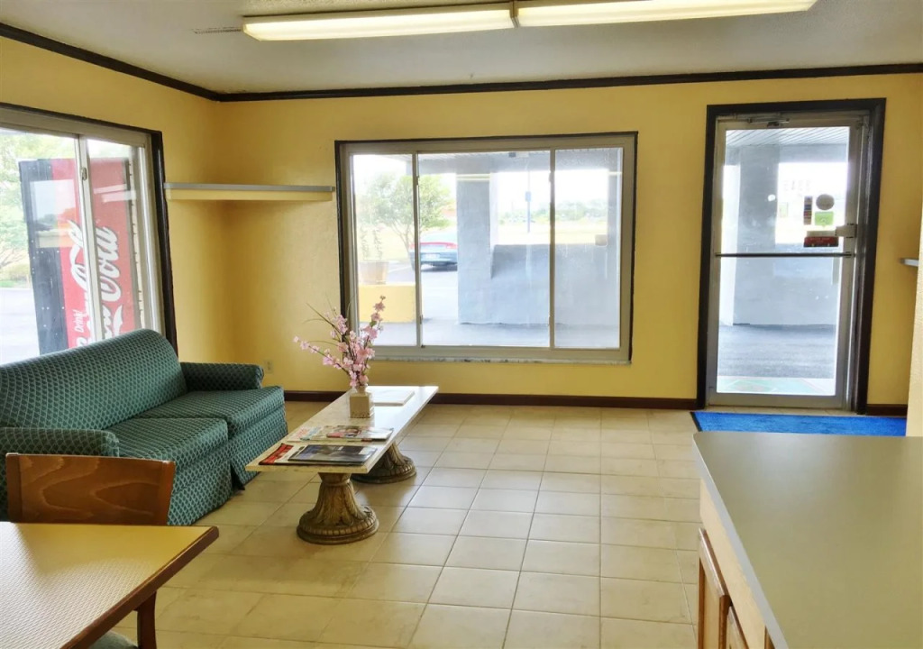 Americas Best Value Inn & Suites - East Toledo/Millbury