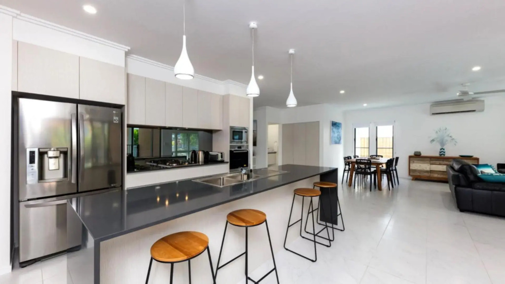 Canopy House - Palm Cove
