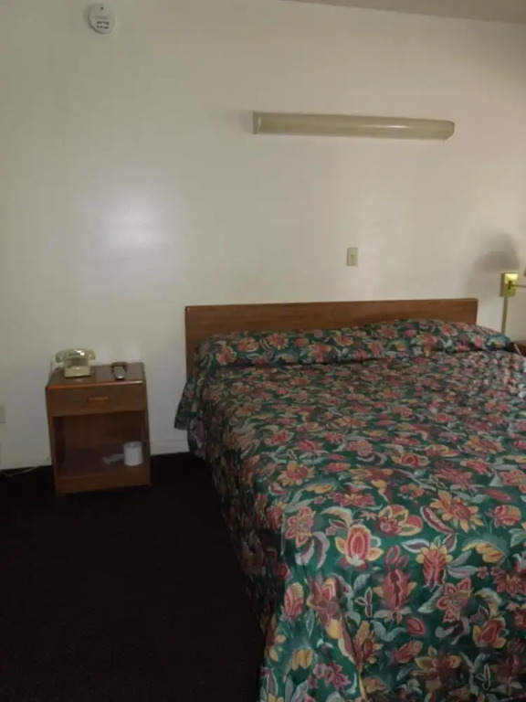 Lee's Motel