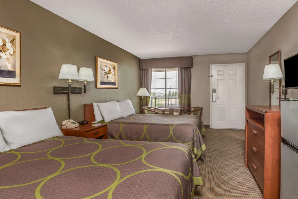 Super 8 by Wyndham Metairie