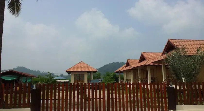 Huean Berng Nam Khong Resort
