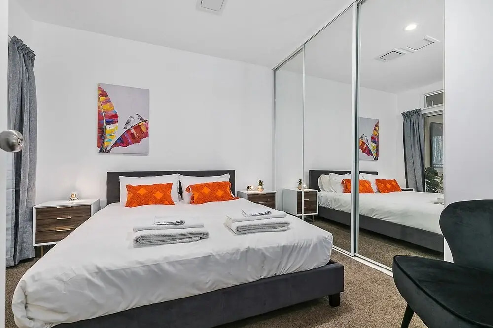 Zodiak Central 2 BR Apt Free Parking Gym
