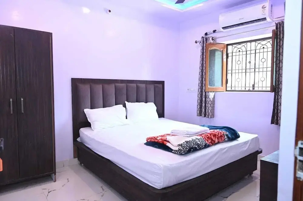 Ganpati Shri P. Guest House