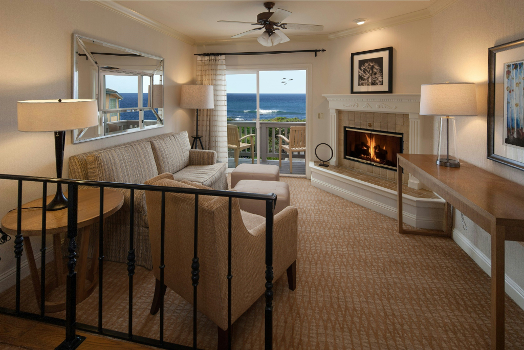 Pelican Inn & Suites