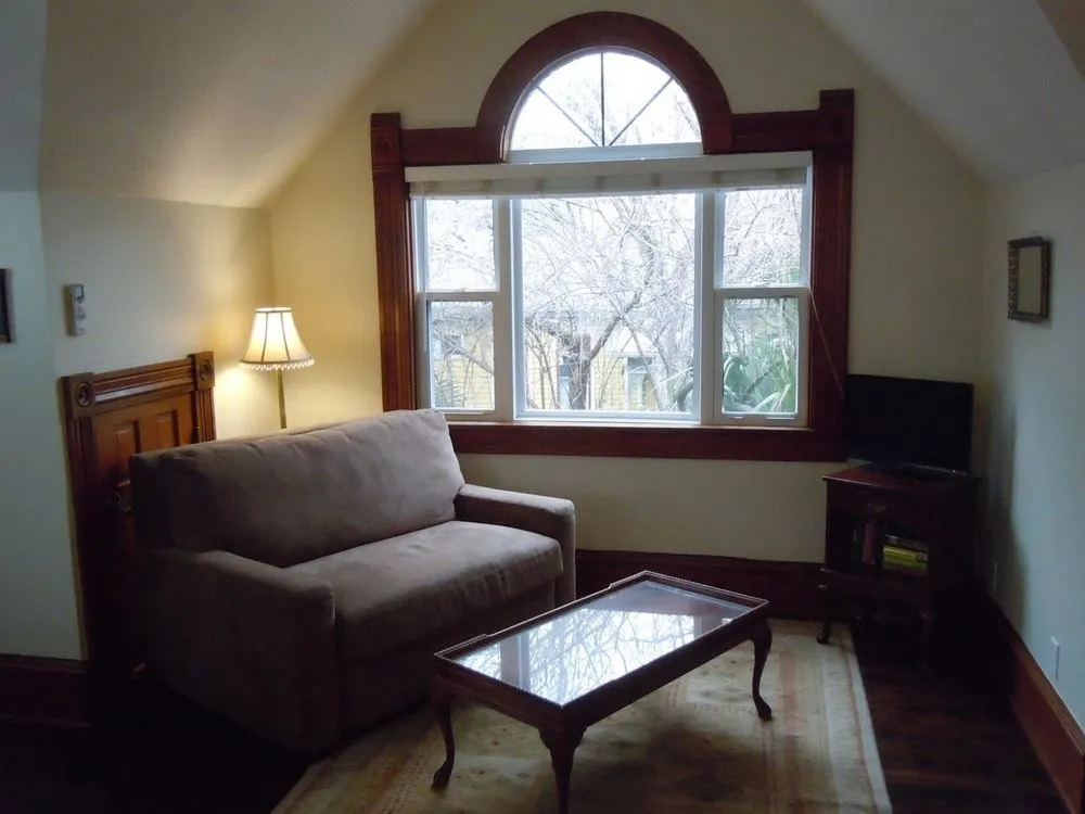 Brava House Bed and Breakfast