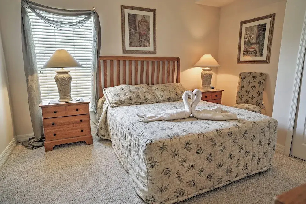 4 Mi to Disney: Kissimmee Group Getaway