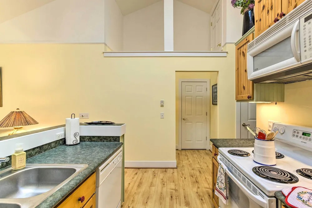 Near Ice Fishing & Snowmobiling: Frankfort Home