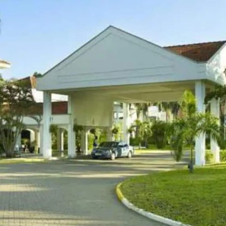 Sarova Whitesands Beach Resort Spa 4