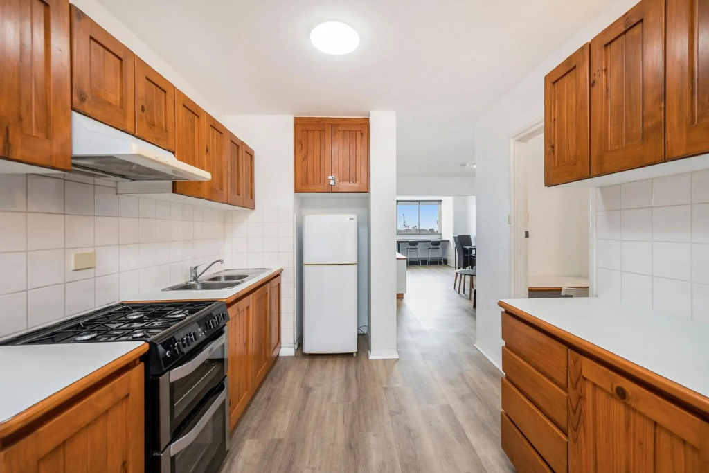 Apartment 201 - Fremantle studio apartment with ocean and harbour views