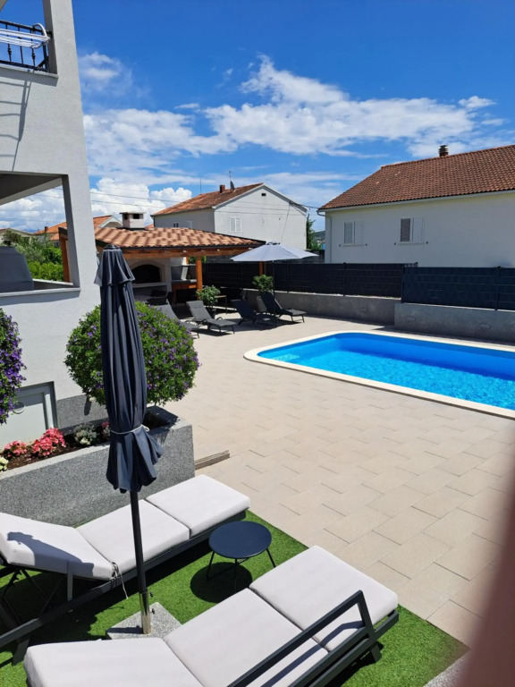 Villa Apartment AA 2