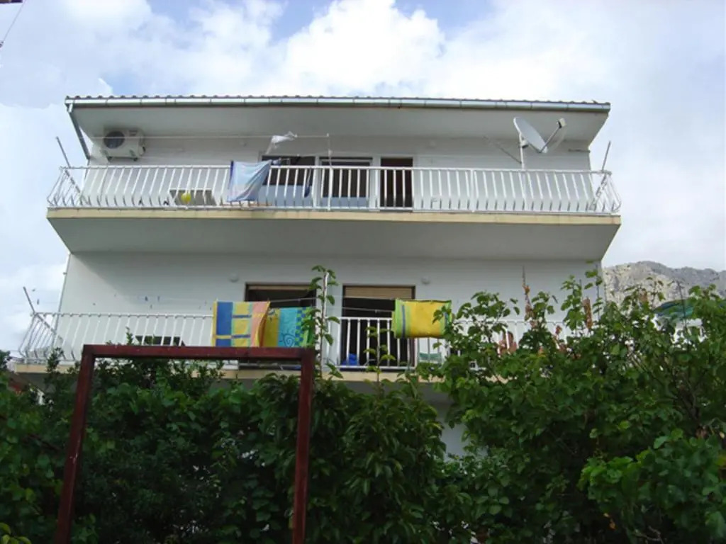 Apartments Iko Nemira