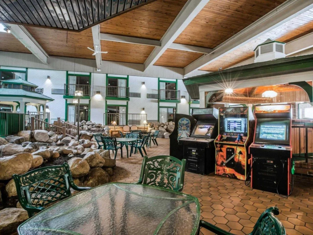 Cambria Hotel Lake Placid - Lakeside Resort