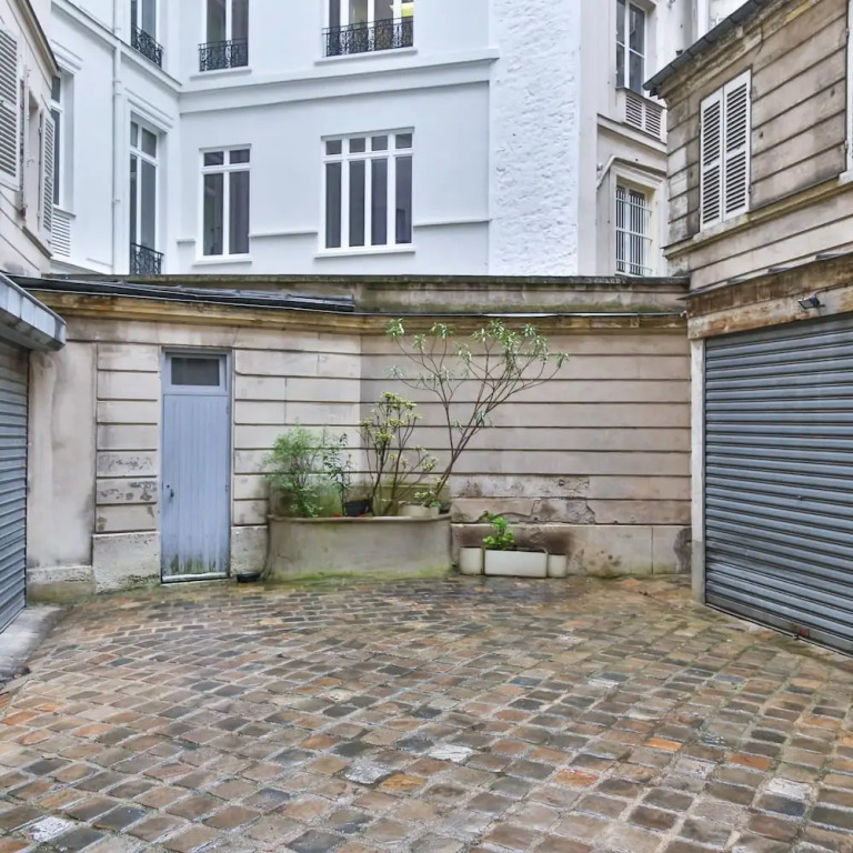 Secret Villiers I Stylish 2 Bed Apt in Villiers
