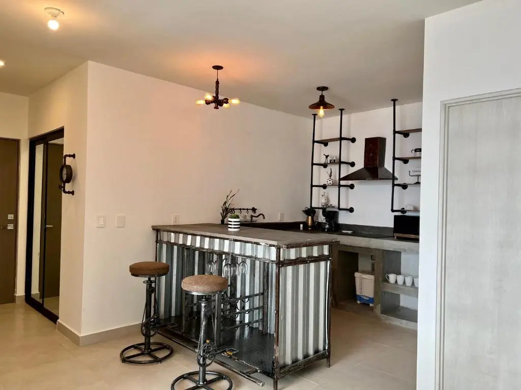 Industrial stylish 3-br. apartment & city views in front of Parque Fundidora & Arena Mty
