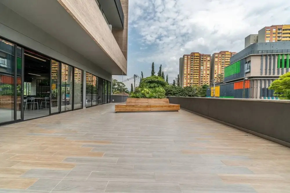 Go Living Suites - 908