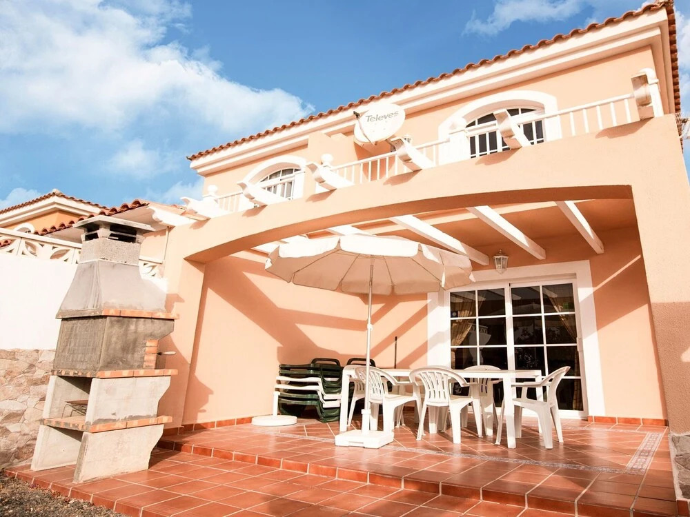 Majestic Holiday Home in Caleta de Fuste with Swimming Pool