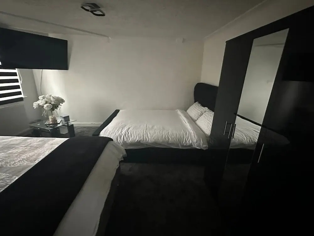 Seaside Stay Sleeps 6 With Pets