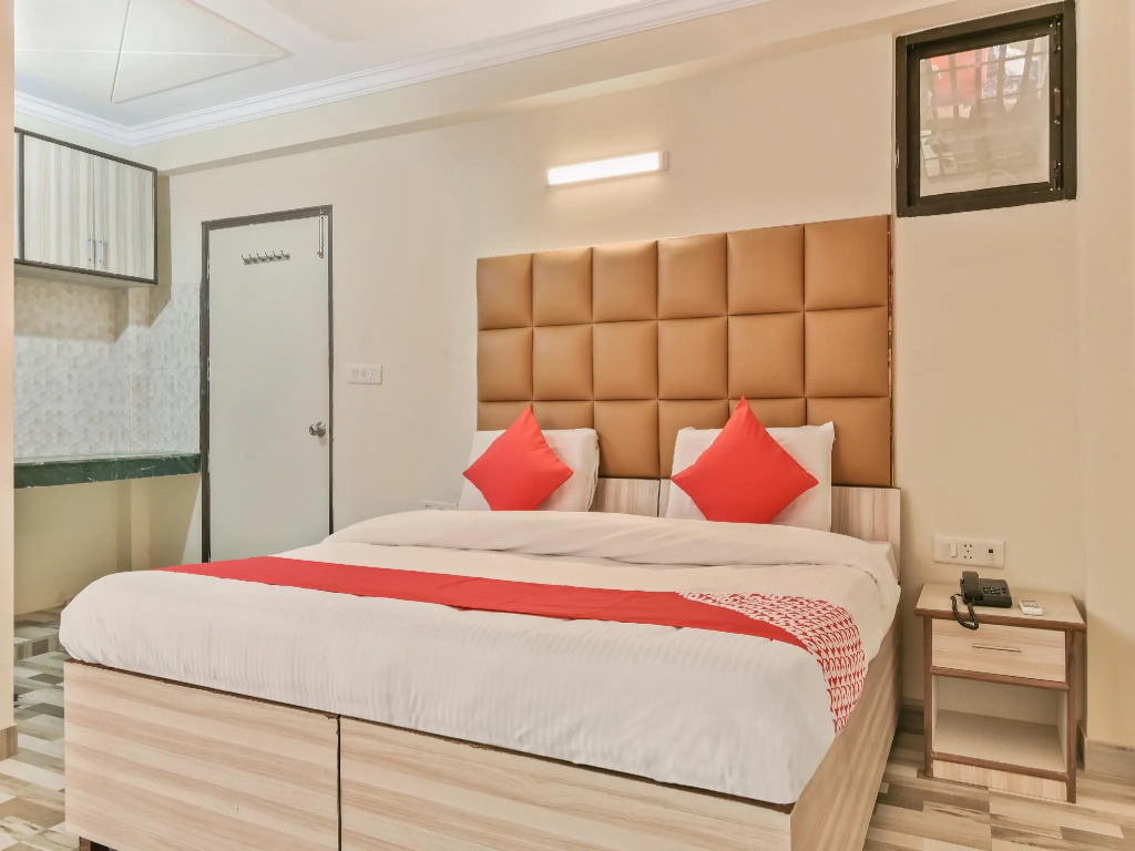 Oyo 23424 Hotel Clink