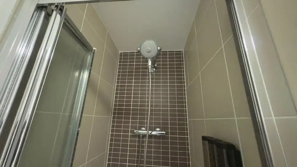 Central M K 2-Bedroom Apartment Sleeps 4 Parking