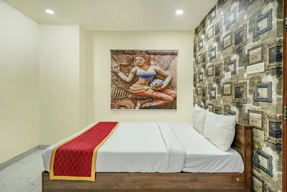 iROOMZ Hotel Mouli Grand