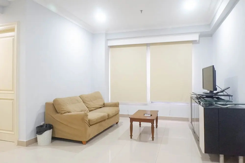 Comfortable And Serene 2Br Apartment With Maid Room At Taman Beverly