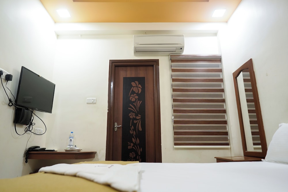 Thai Residency - Opp to Bus Stand