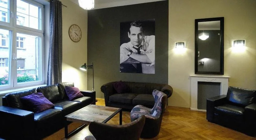 Hollywood Hostel