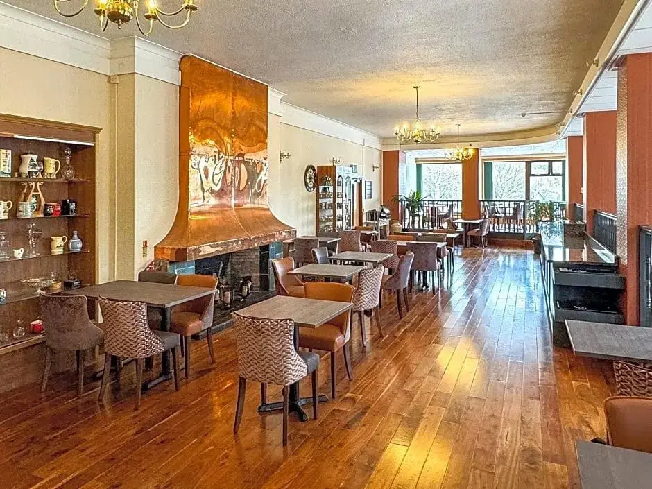 The Royal Hotel