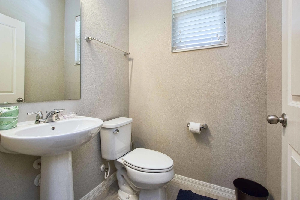 Compass Bay- 4 Bedroom Townhome- 1960CY