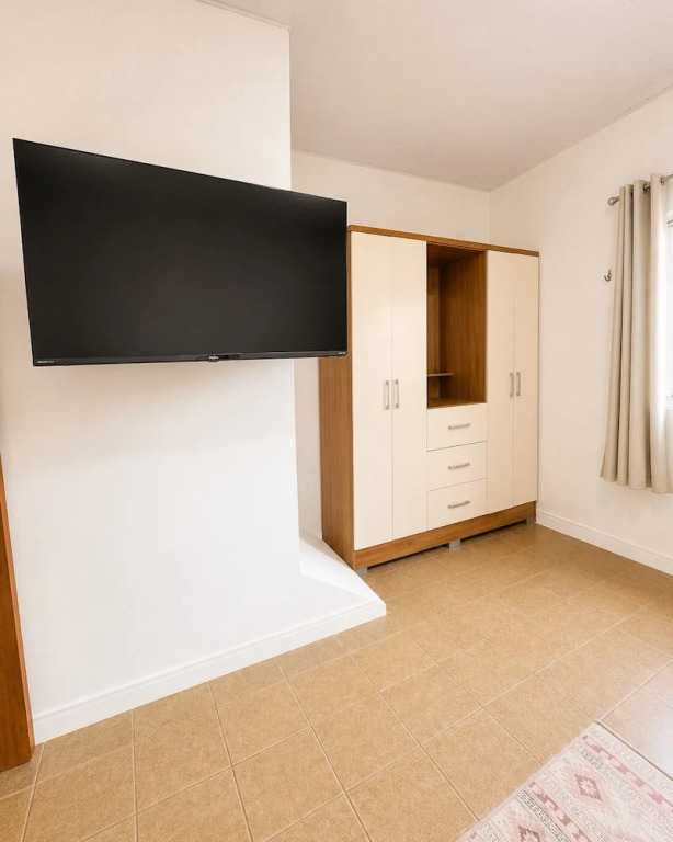 Casa Laranja com Split e Wi-Fi 700 MB