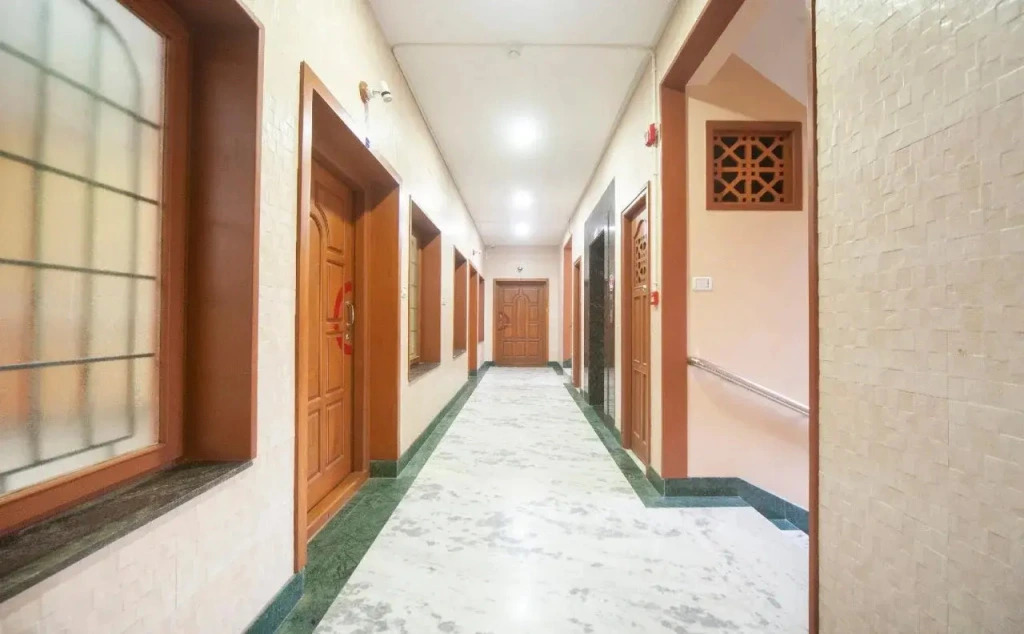 Collection O 24512 Neelangarai