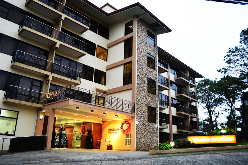 Gardenville Hotel