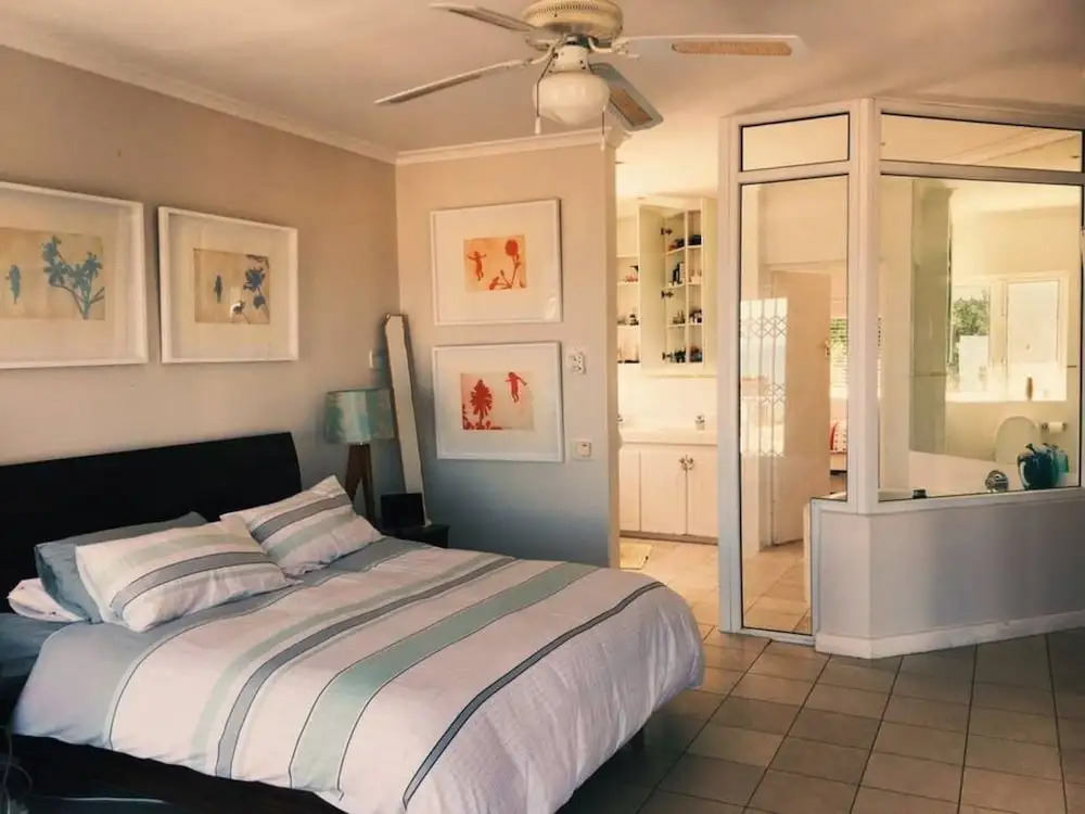 3 Bedrooms Villa in Camps Bay With Ocean Views