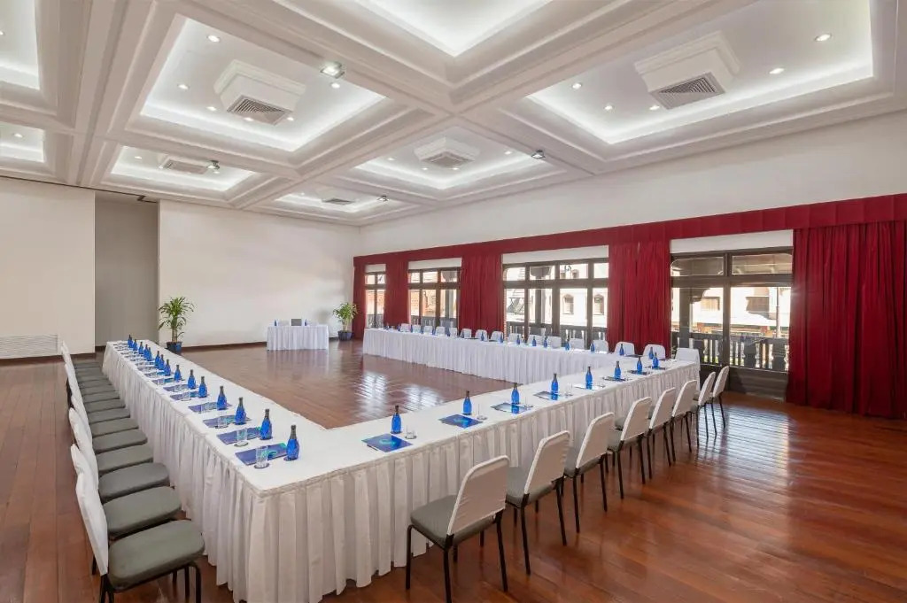 Serrazul Hotel