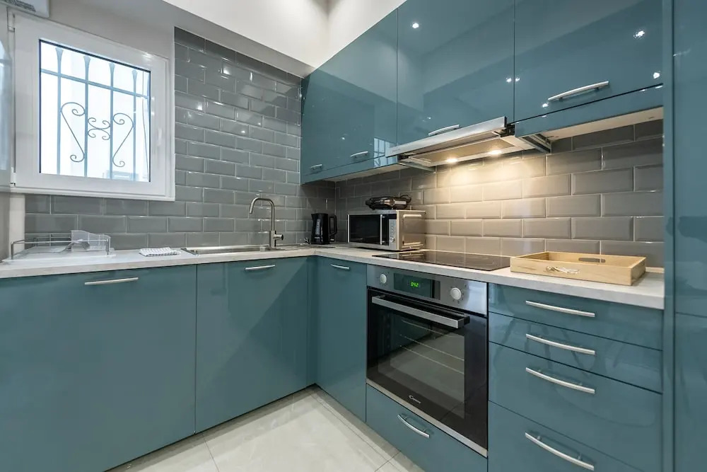Phaedrus Living: City Center Luxury Flat Iofontos