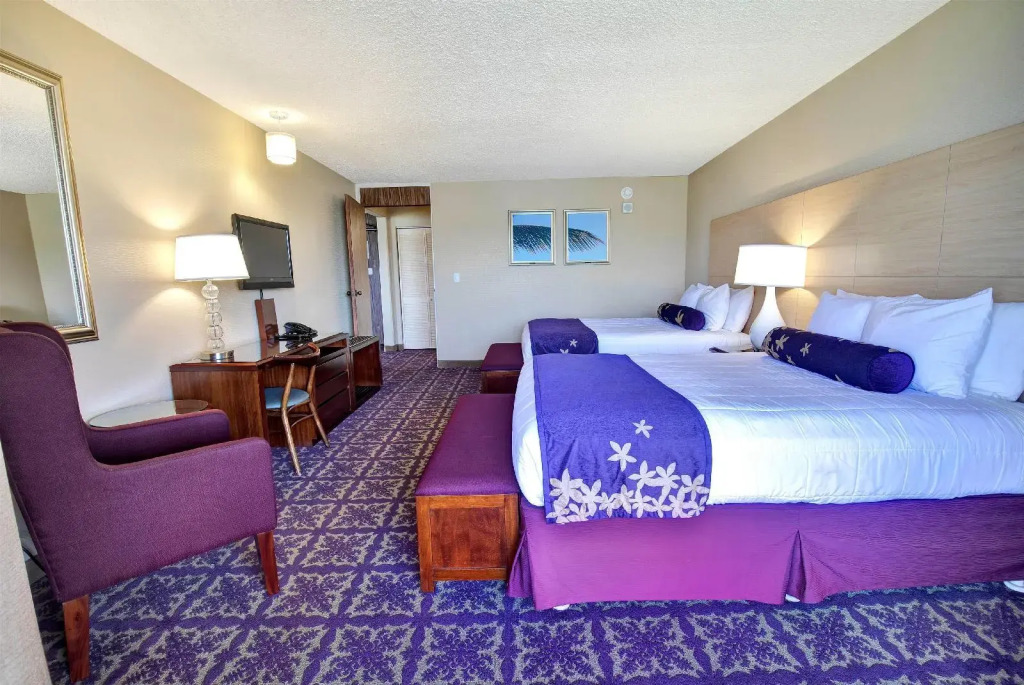 Hilo Hawaiian Hotel, Trademark Collection by Wyndham