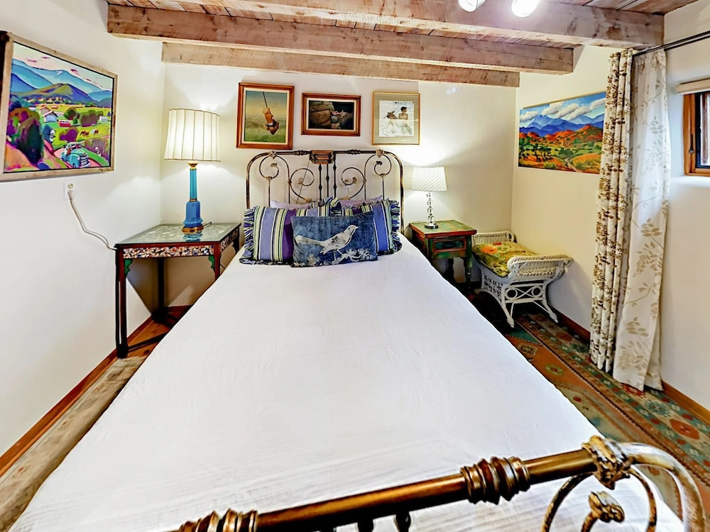 Magpie House 3 Bedrooms 2 Bathrooms Home